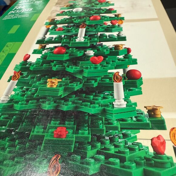 Lego Christmas Tree Building Set 40573 holiday toy NEW - Picture 3 of 9